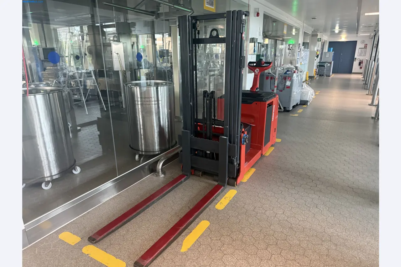 Instalações de produção e embalagem farmacêuticas / Equipamentos de laboratório e operacionais-2