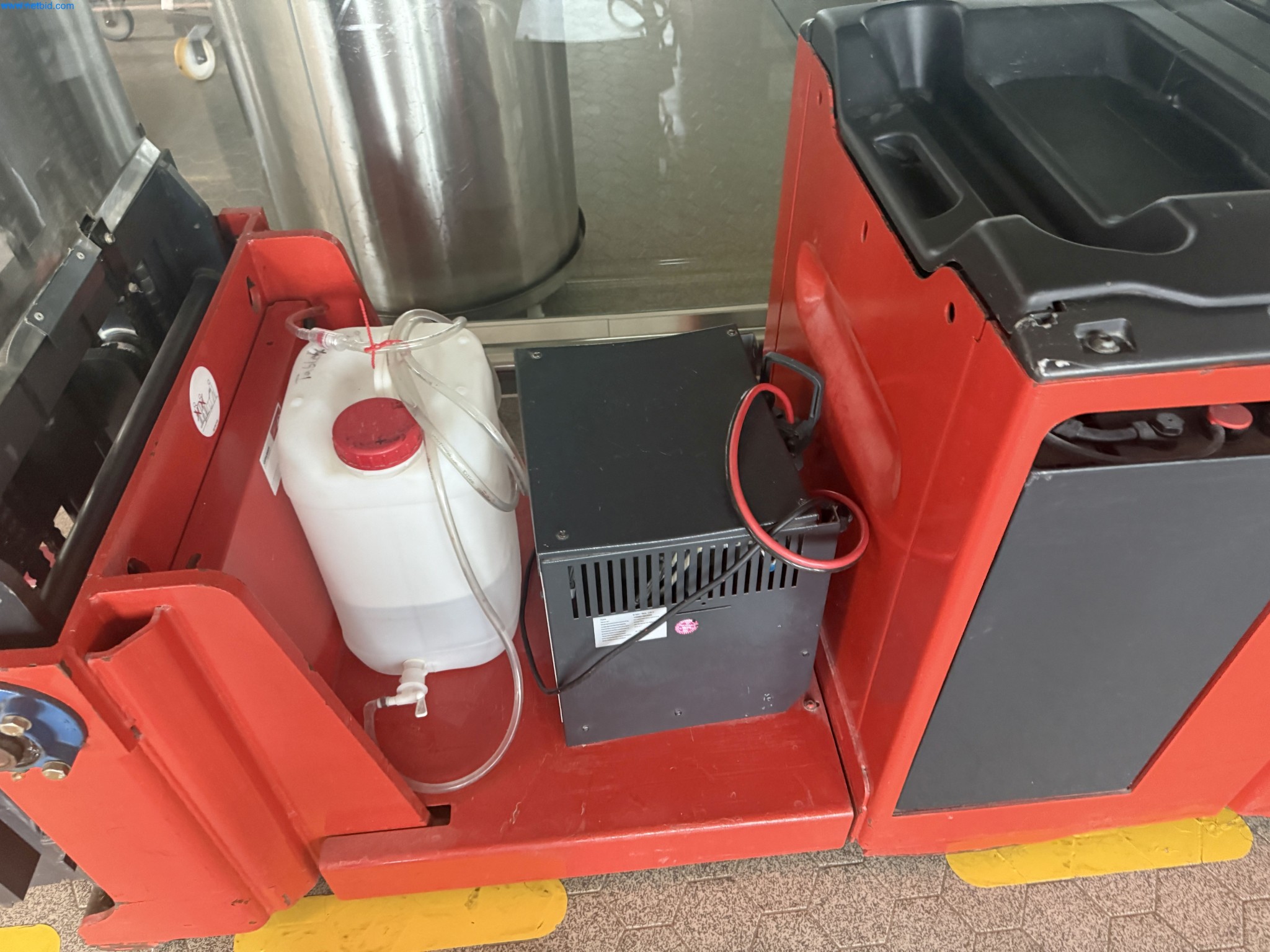 Instalações de produção e embalagem farmacêuticas / Equipamentos de laboratório e operacionais-3