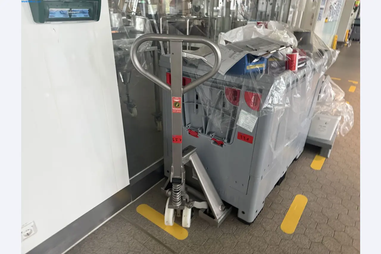 Instalações de produção e embalagem farmacêuticas / Equipamentos de laboratório e operacionais-1