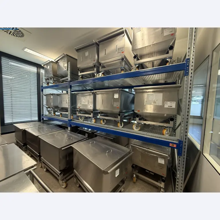 Instalações de produção e embalagem farmacêuticas / Equipamentos de laboratório e operacionais-3