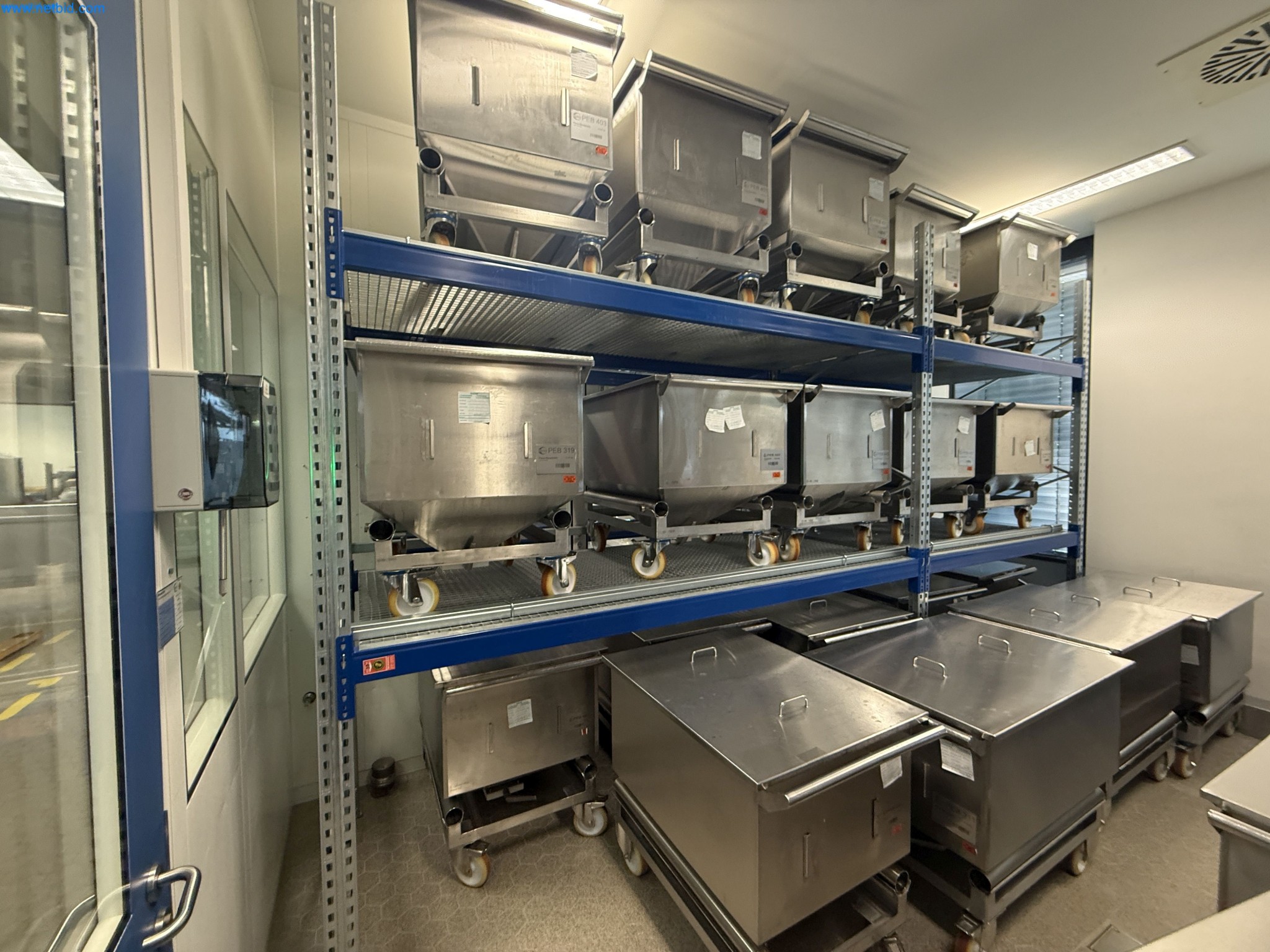 Instalações de produção e embalagem farmacêuticas / Equipamentos de laboratório e operacionais-4