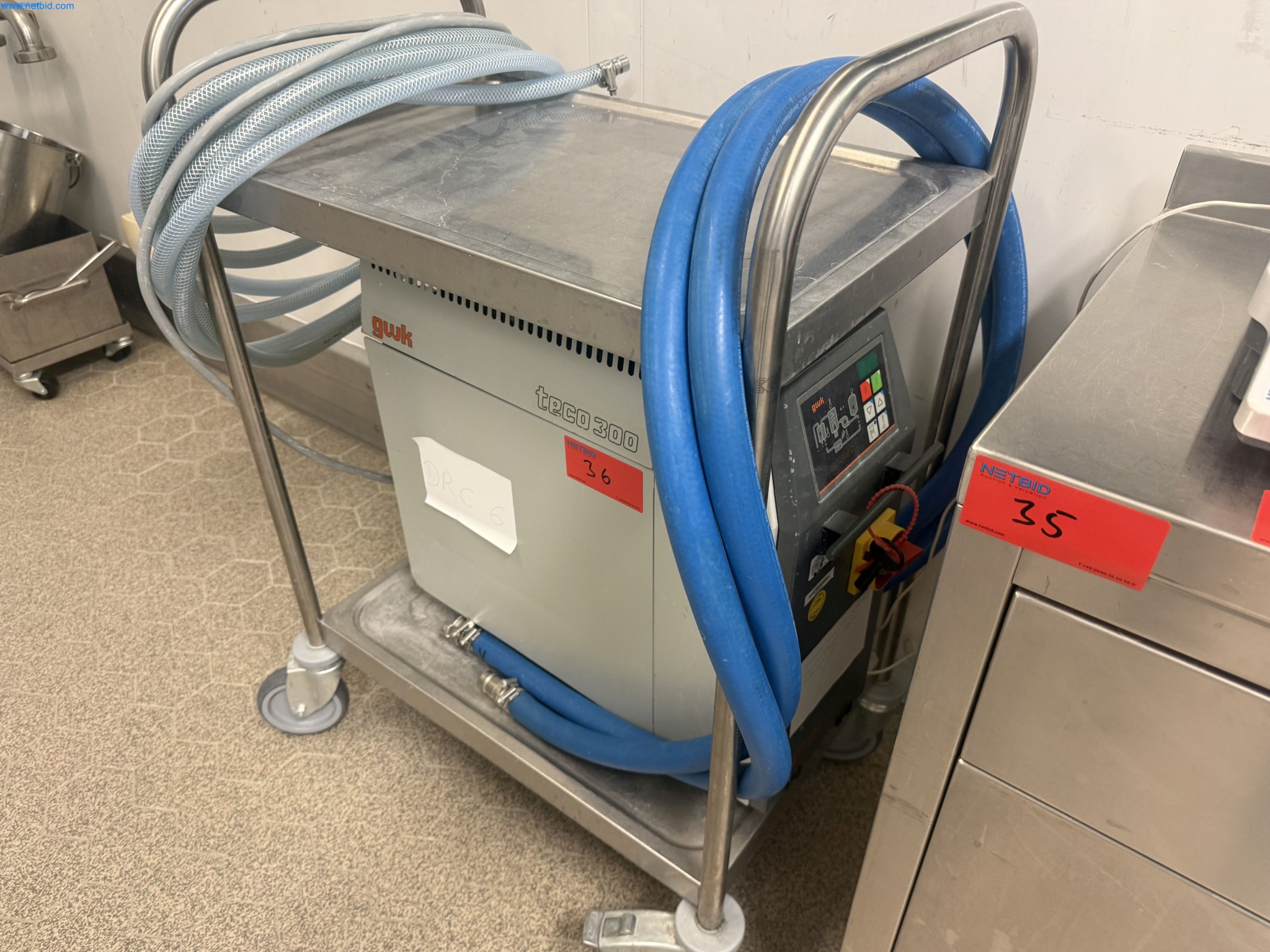 Instalações de produção e embalagem farmacêuticas / Equipamentos de laboratório e operacionais-2