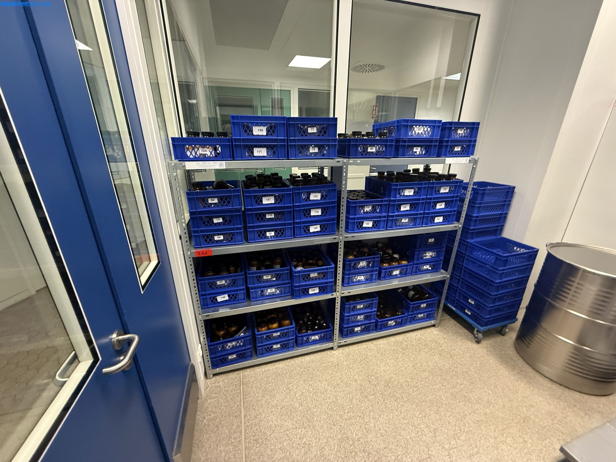 Instalações de produção e embalagem farmacêuticas / Equipamentos de laboratório e operacionais-2