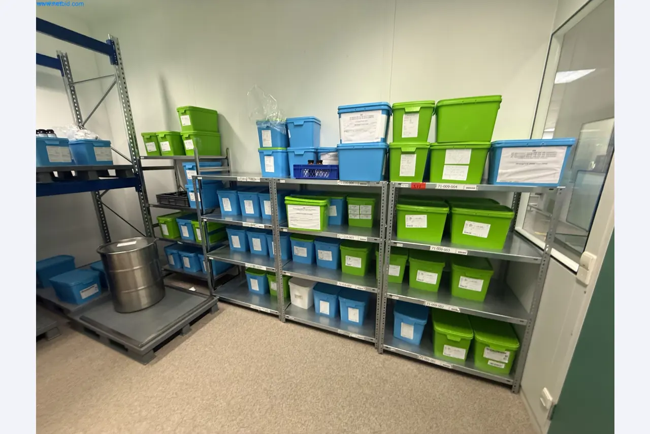 Instalações de produção e embalagem farmacêuticas / Equipamentos de laboratório e operacionais-1