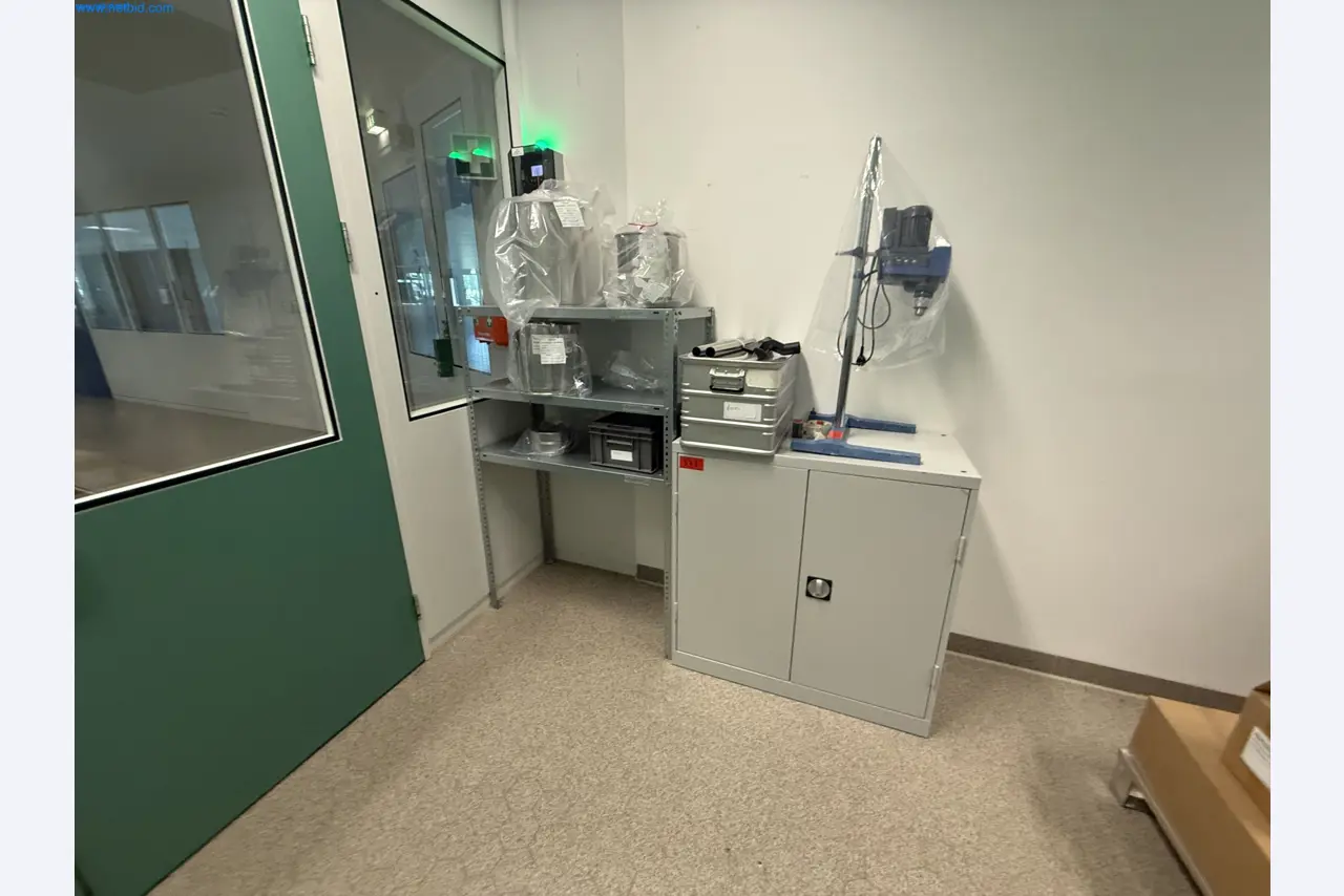 Instalações de produção e embalagem farmacêuticas / Equipamentos de laboratório e operacionais-2