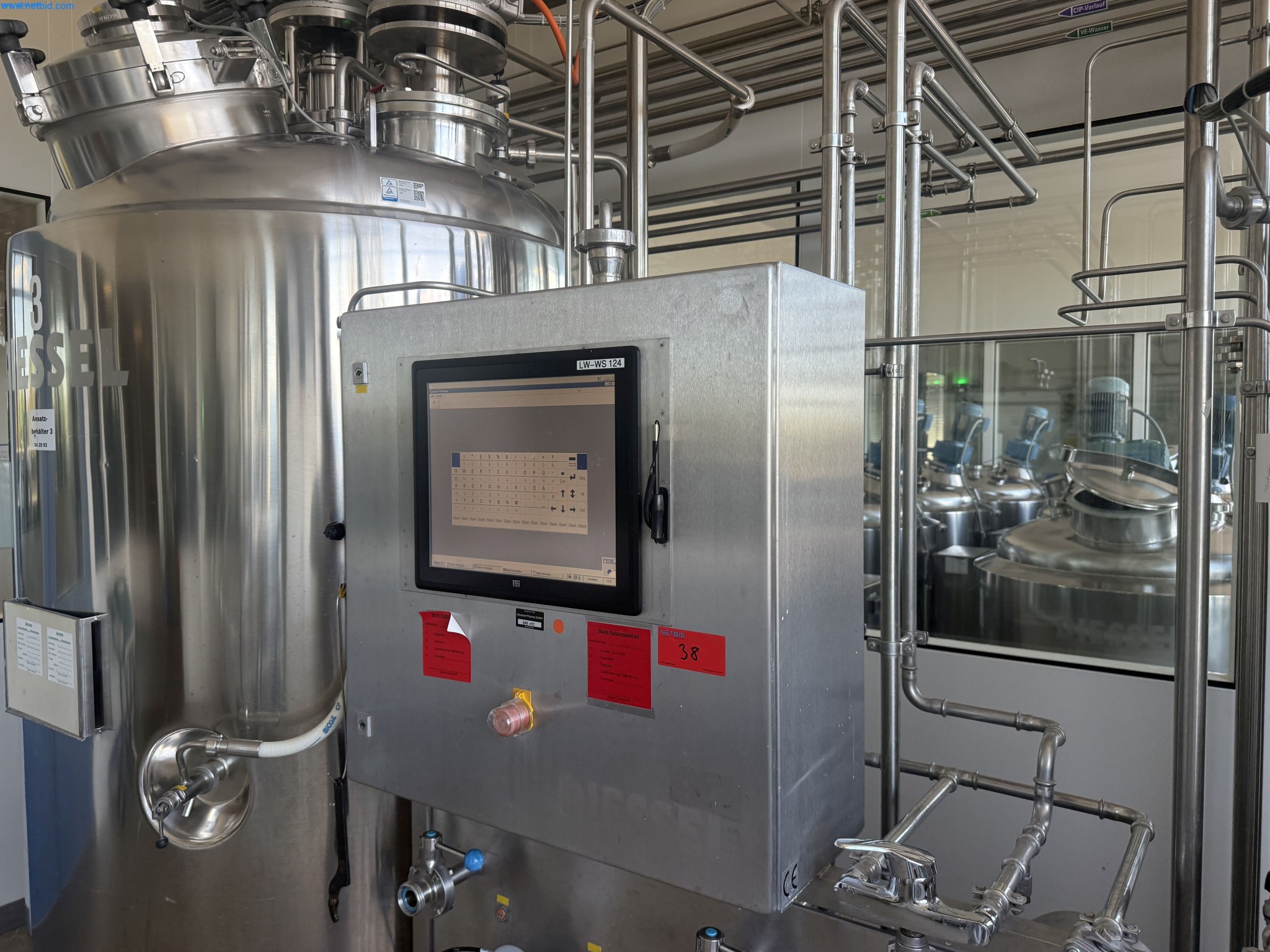 Instalações de produção e embalagem farmacêuticas / Equipamentos de laboratório e operacionais-3