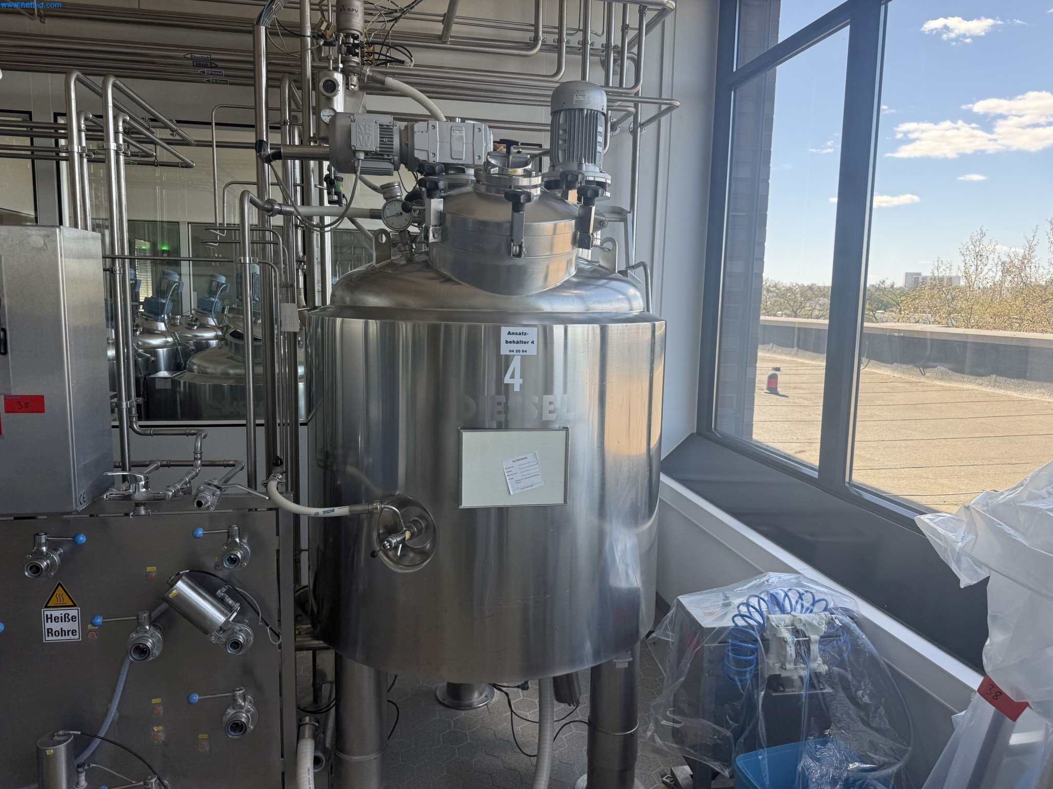 Instalações de produção e embalagem farmacêuticas / Equipamentos de laboratório e operacionais-5