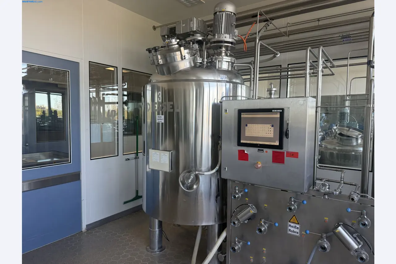 Instalações de produção e embalagem farmacêuticas / Equipamentos de laboratório e operacionais-6
