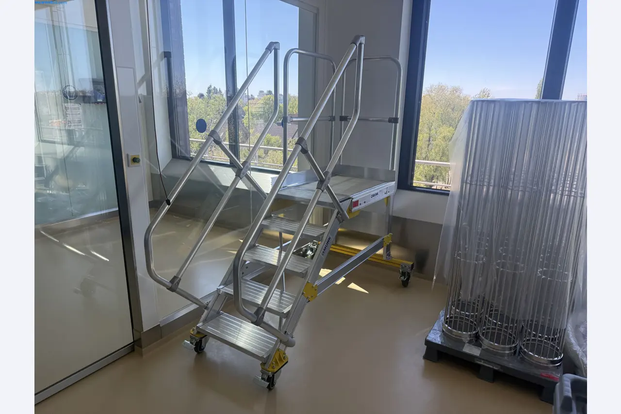 Instalações de produção e embalagem farmacêuticas / Equipamentos de laboratório e operacionais-1