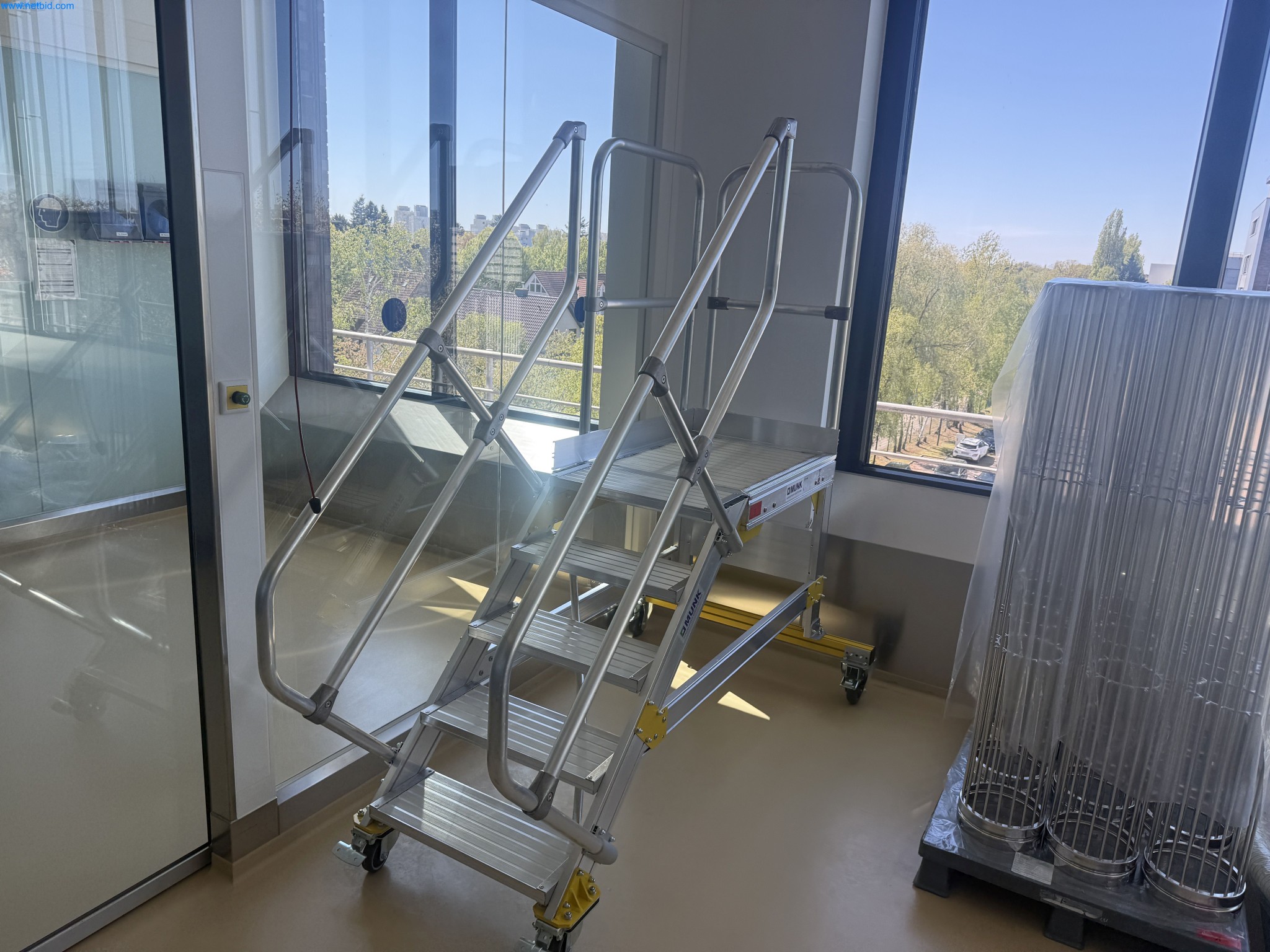 Instalações de produção e embalagem farmacêuticas / Equipamentos de laboratório e operacionais-2