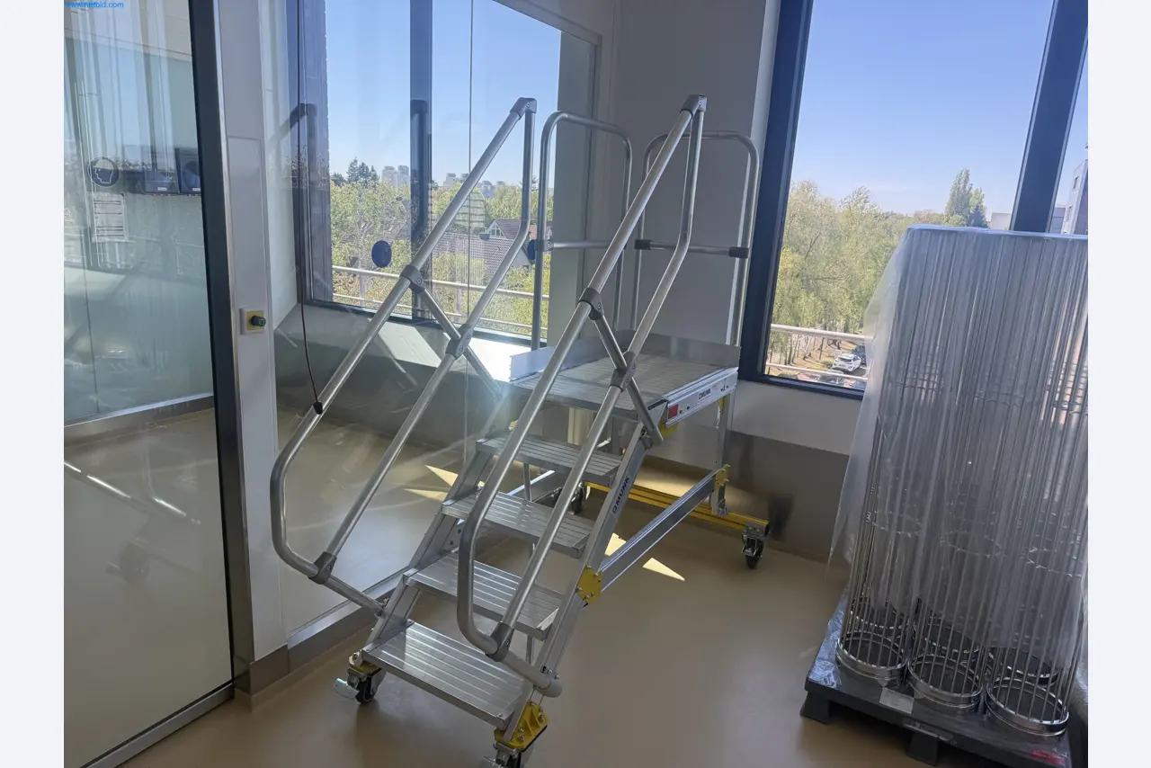 Instalações de produção e embalagem farmacêuticas / Equipamentos de laboratório e operacionais-2