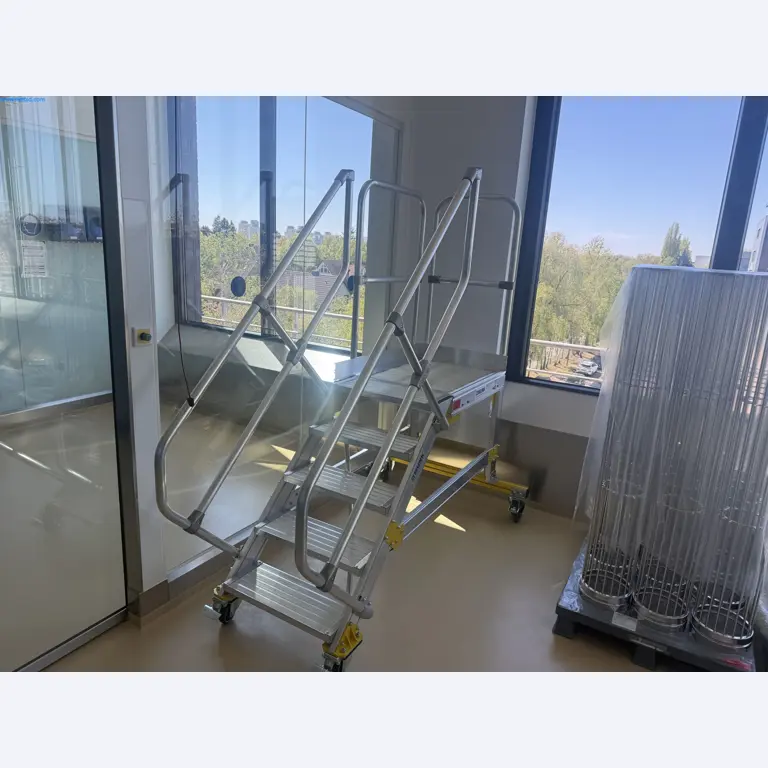 Instalações de produção e embalagem farmacêuticas / Equipamentos de laboratório e operacionais-2