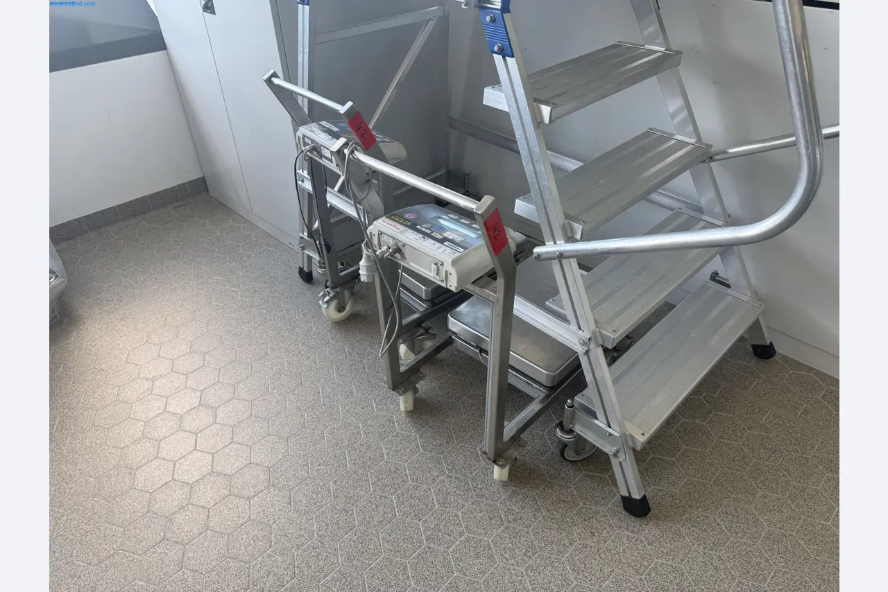 Instalações de produção e embalagem farmacêuticas / Equipamentos de laboratório e operacionais-1
