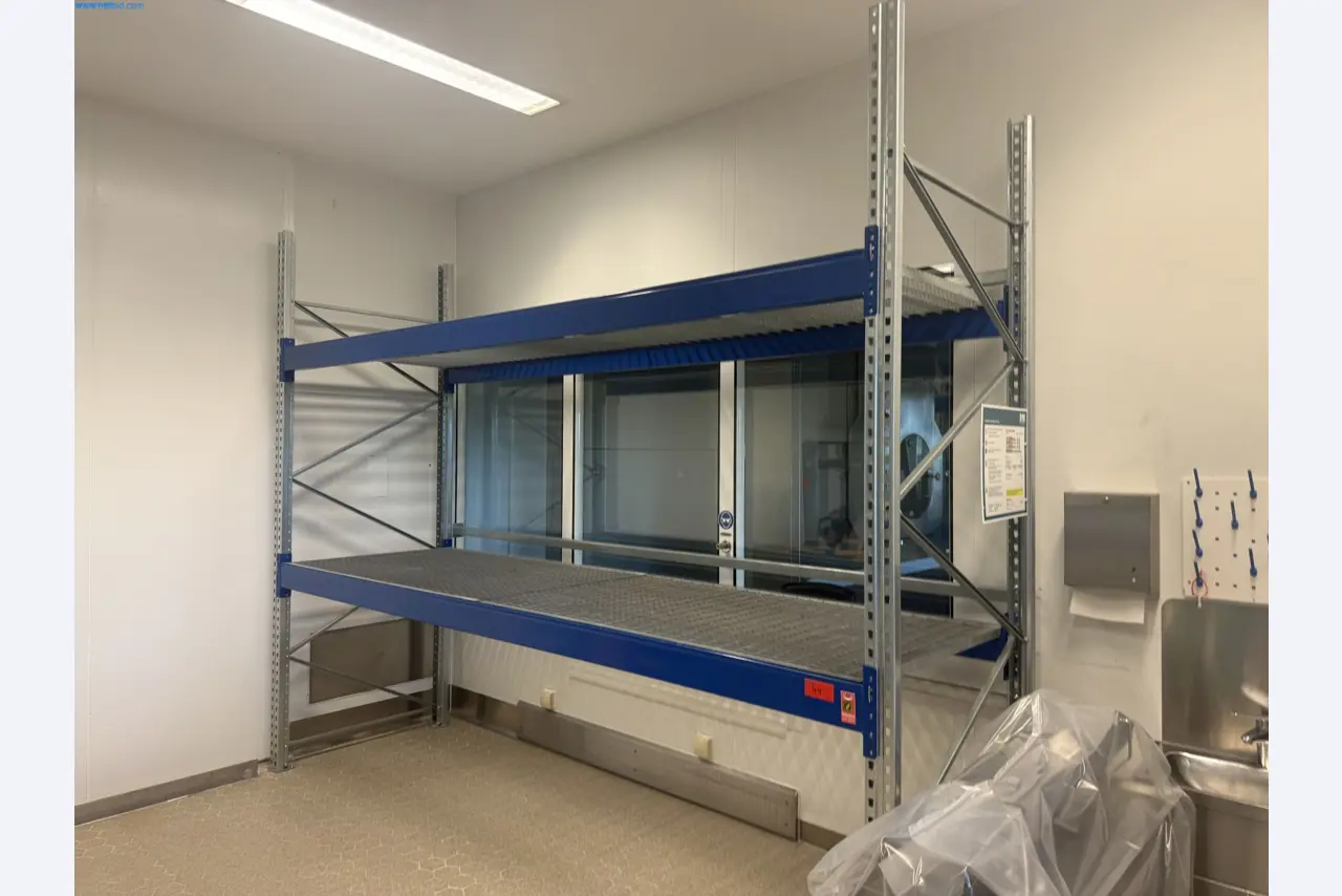Instalações de produção e embalagem farmacêuticas / Equipamentos de laboratório e operacionais-1