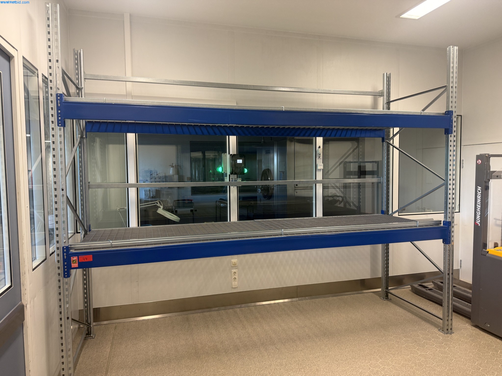 Instalações de produção e embalagem farmacêuticas / Equipamentos de laboratório e operacionais-3