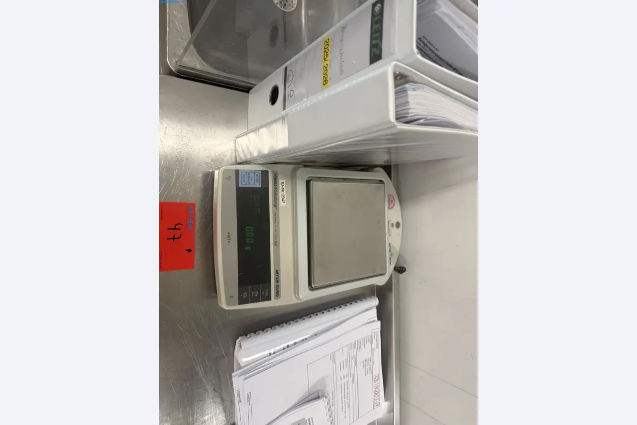 Instalações de produção e embalagem farmacêuticas / Equipamentos de laboratório e operacionais-2
