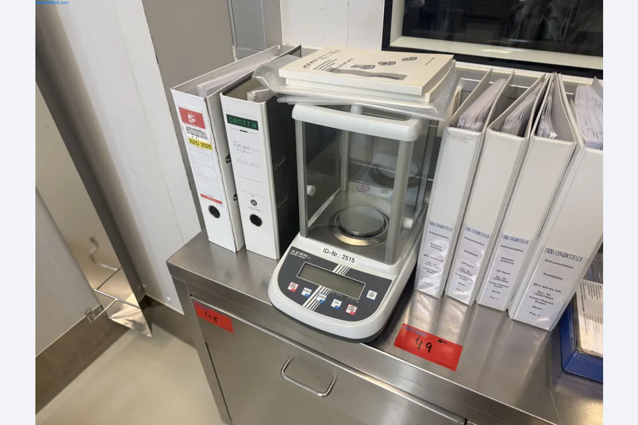 Instalações de produção e embalagem farmacêuticas / Equipamentos de laboratório e operacionais-1