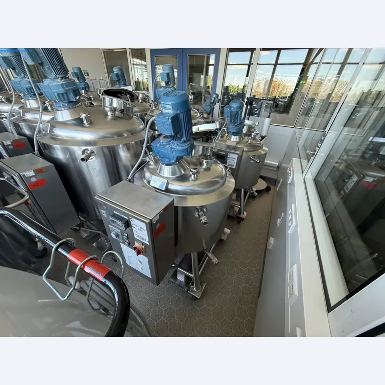 Instalações de produção e embalagem farmacêuticas / Equipamentos de laboratório e operacionais-2
