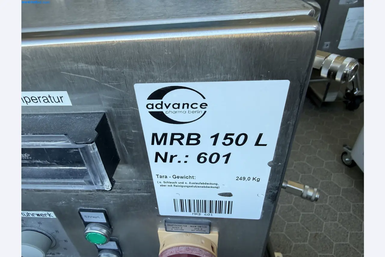 Instalações de produção e embalagem farmacêuticas / Equipamentos de laboratório e operacionais-4