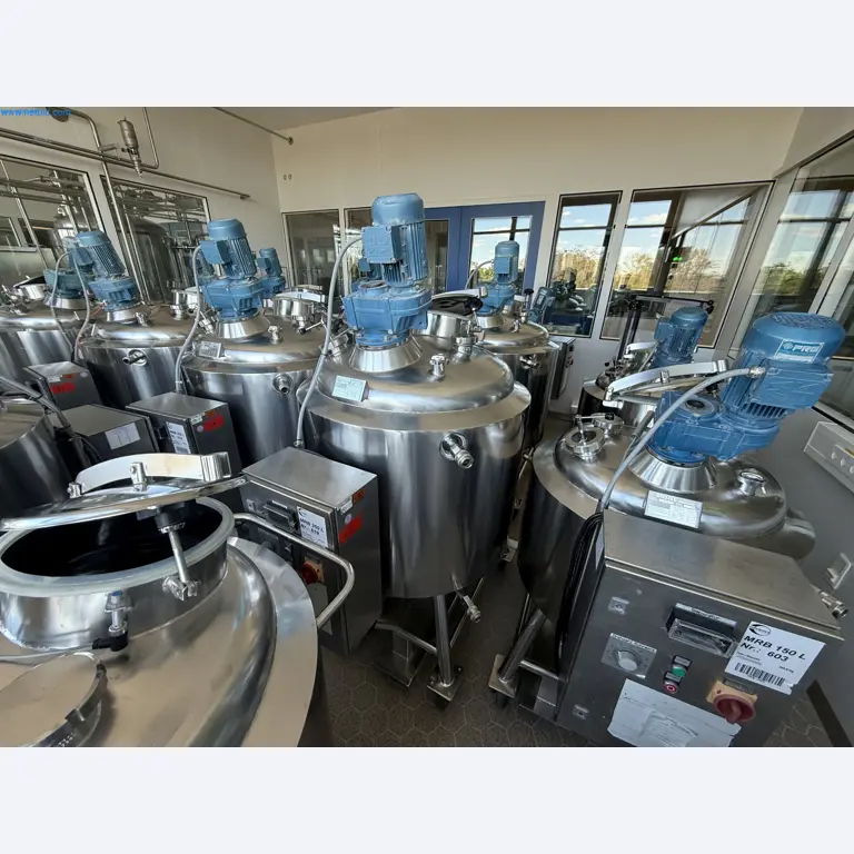 Instalações de produção e embalagem farmacêuticas / Equipamentos de laboratório e operacionais-1