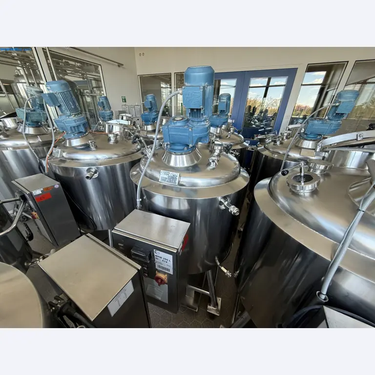 Instalações de produção e embalagem farmacêuticas / Equipamentos de laboratório e operacionais-2
