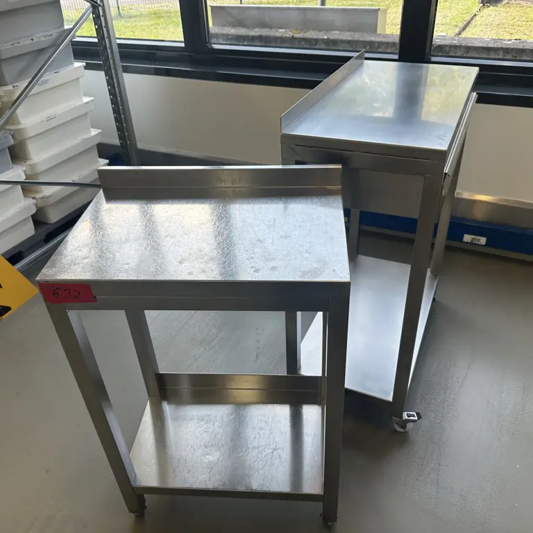 2 Side Tables