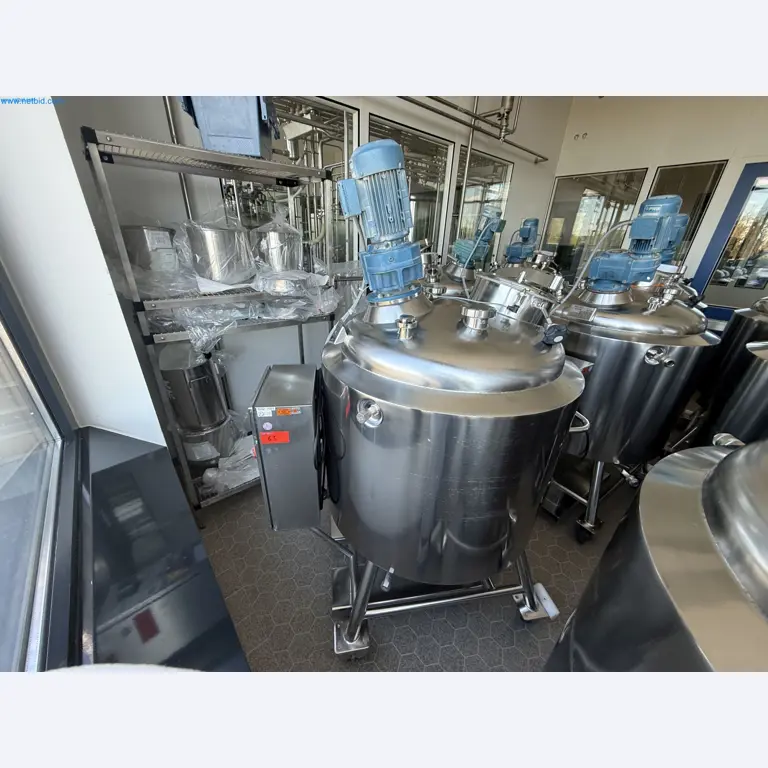 Instalações de produção e embalagem farmacêuticas / Equipamentos de laboratório e operacionais-1