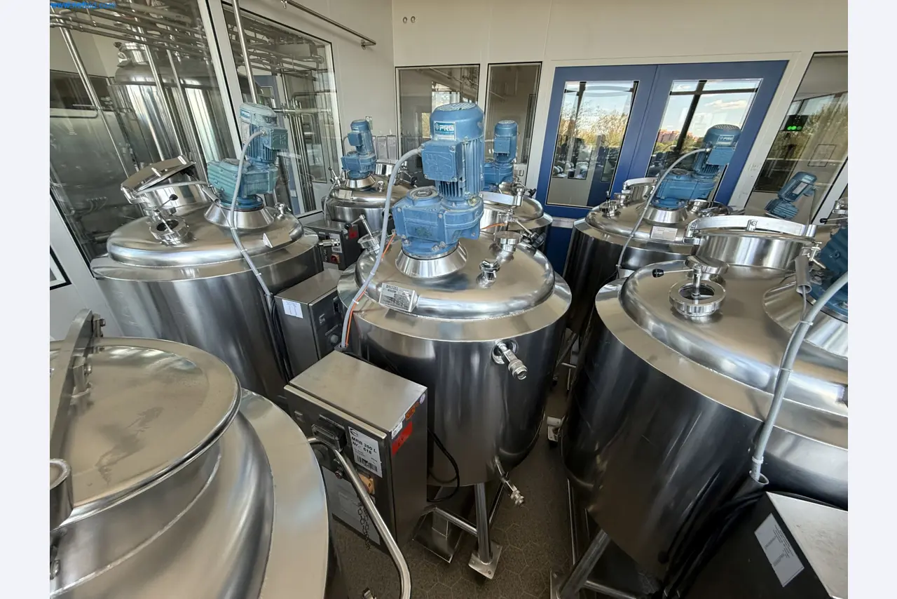 Instalações de produção e embalagem farmacêuticas / Equipamentos de laboratório e operacionais-1