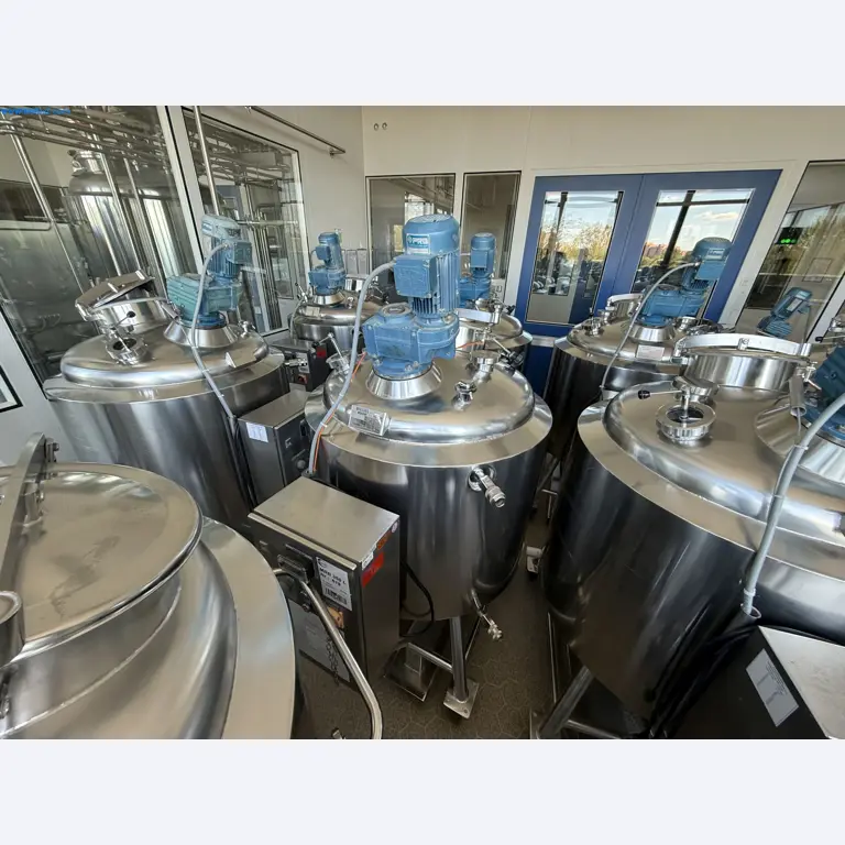 Instalações de produção e embalagem farmacêuticas / Equipamentos de laboratório e operacionais-1
