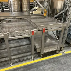 2 Wire Racks/Drain Trays