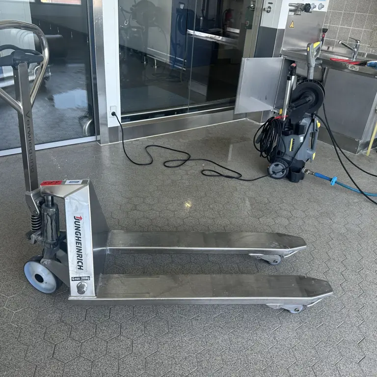 Pallet jack Jungheinrich