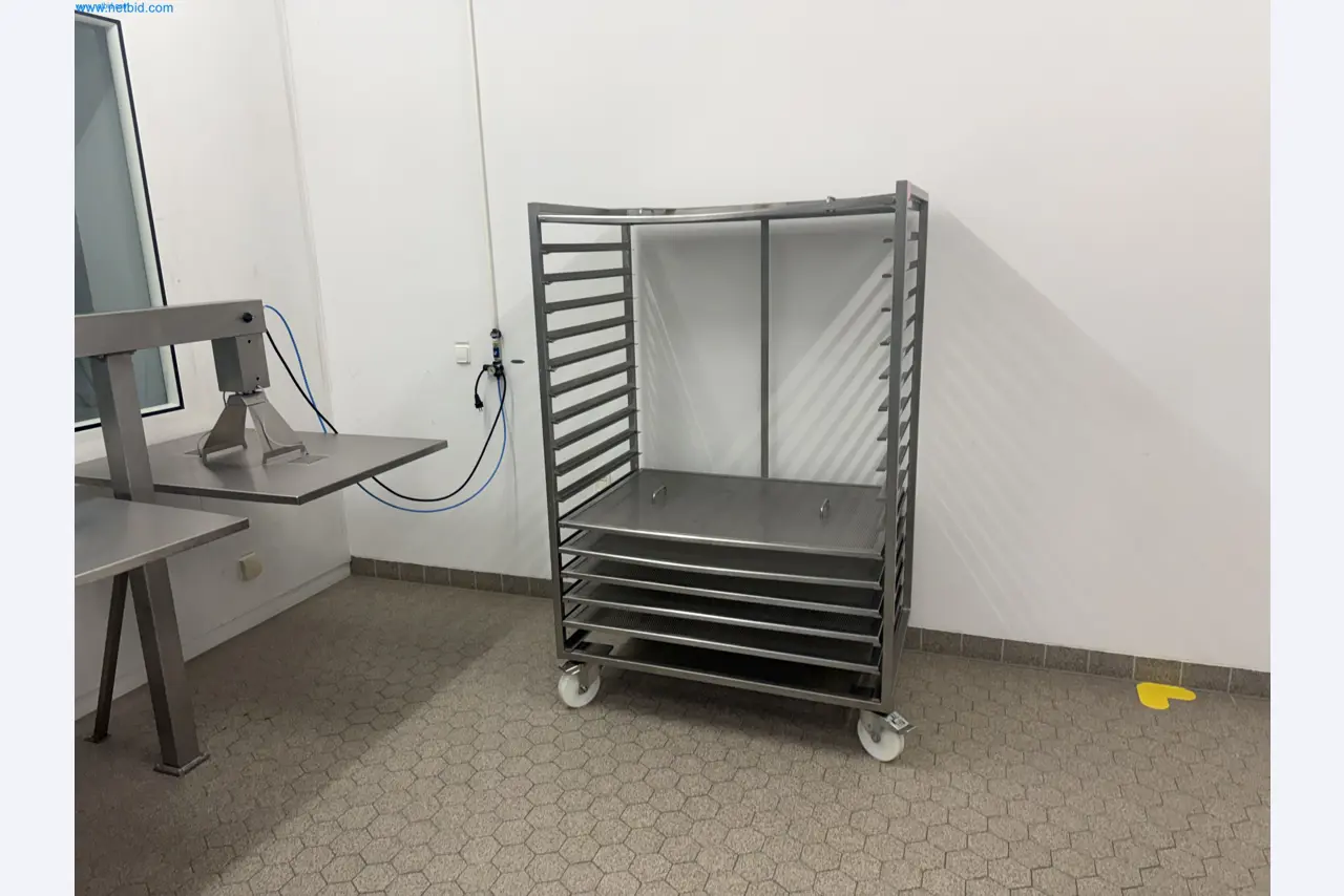 Instalações de produção e embalagem farmacêuticas / Equipamentos de laboratório e operacionais-3