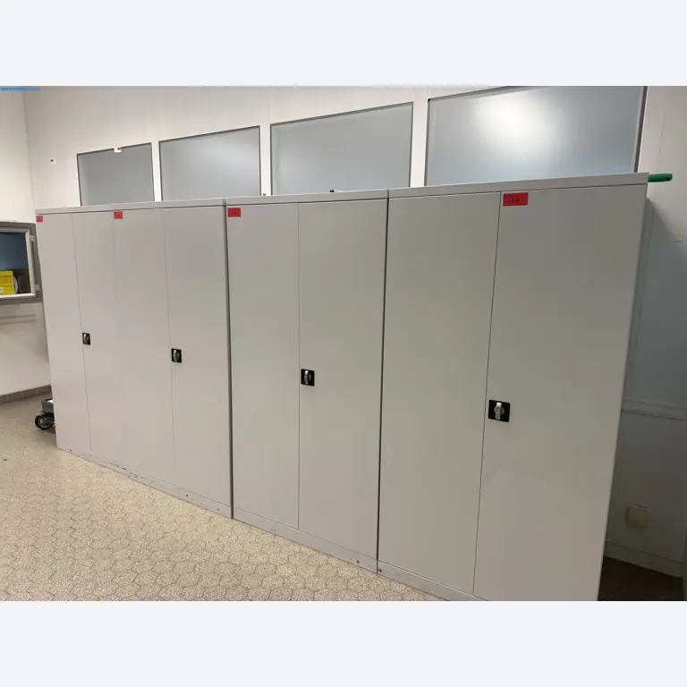 Instalações de produção e embalagem farmacêuticas / Equipamentos de laboratório e operacionais-1