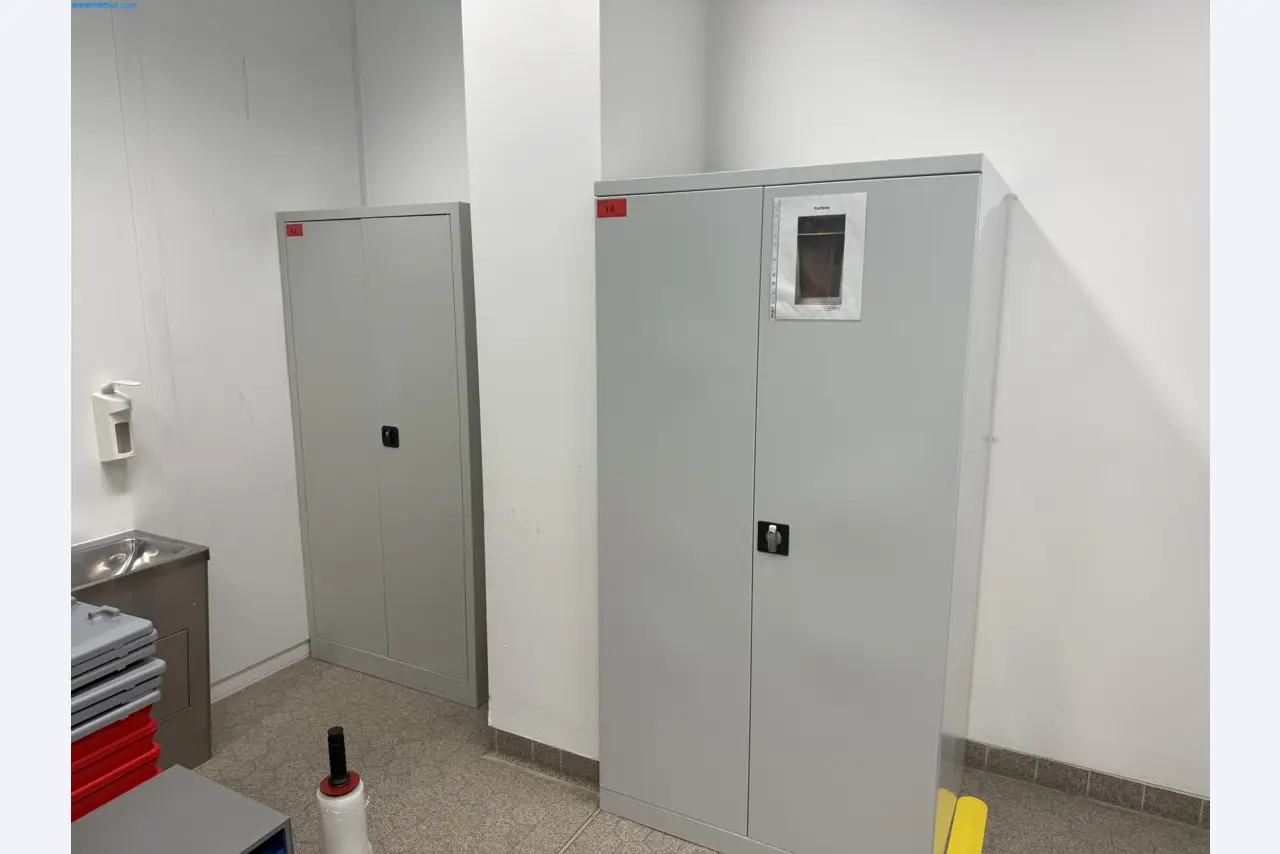 Instalações de produção e embalagem farmacêuticas / Equipamentos de laboratório e operacionais-2