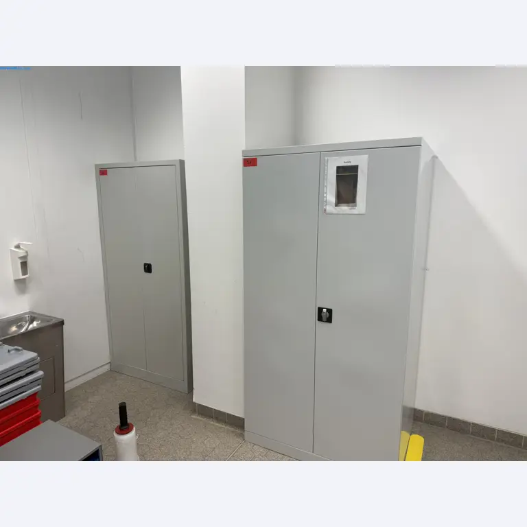 Instalações de produção e embalagem farmacêuticas / Equipamentos de laboratório e operacionais-2