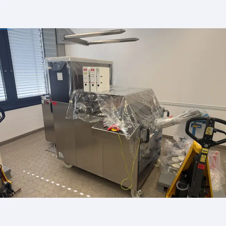 Instalações de produção e embalagem farmacêuticas / Equipamentos de laboratório e operacionais-1