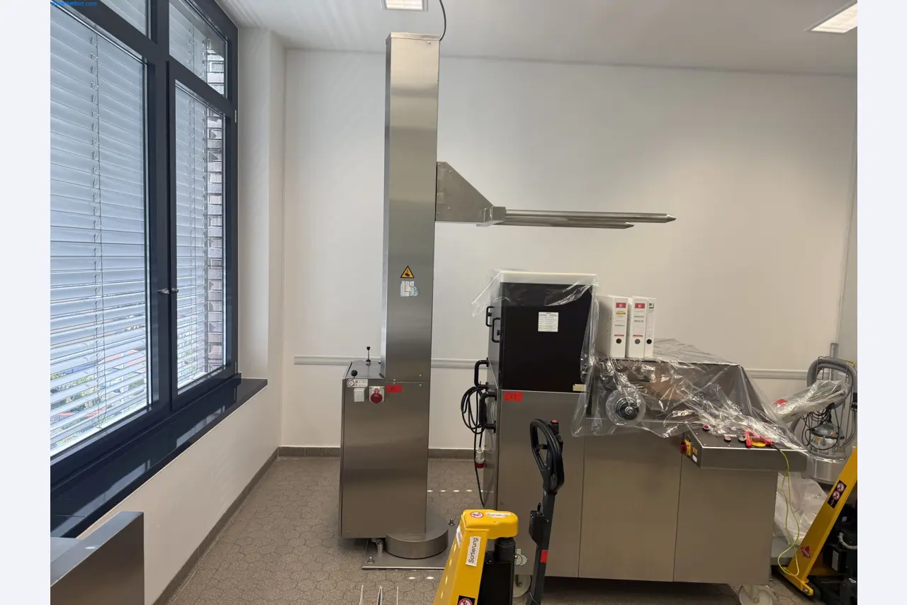 Instalações de produção e embalagem farmacêuticas / Equipamentos de laboratório e operacionais-1
