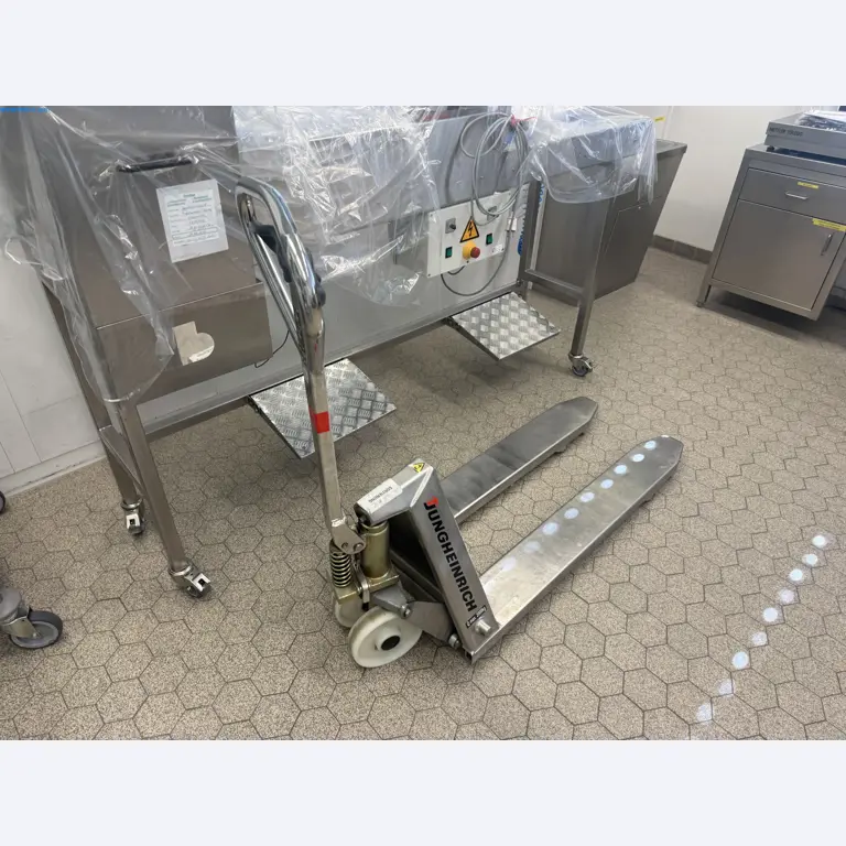 Instalações de produção e embalagem farmacêuticas / Equipamentos de laboratório e operacionais-1