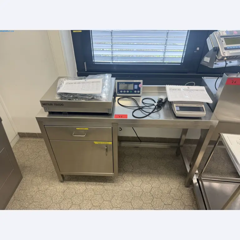 Instalações de produção e embalagem farmacêuticas / Equipamentos de laboratório e operacionais-1