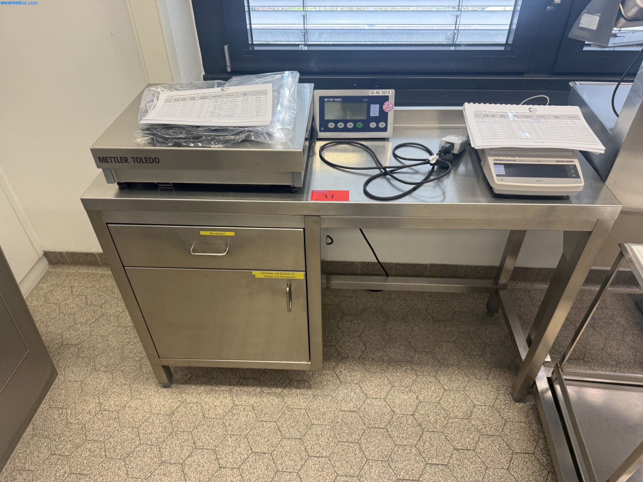 Instalações de produção e embalagem farmacêuticas / Equipamentos de laboratório e operacionais-2