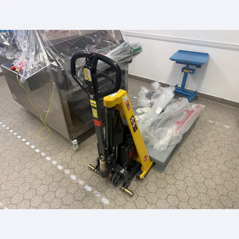 Instalações de produção e embalagem farmacêuticas / Equipamentos de laboratório e operacionais-1