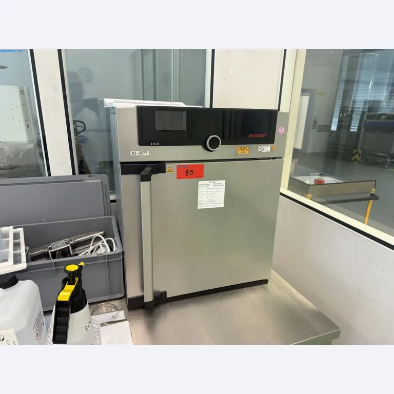 Instalações de produção e embalagem farmacêuticas / Equipamentos de laboratório e operacionais-1