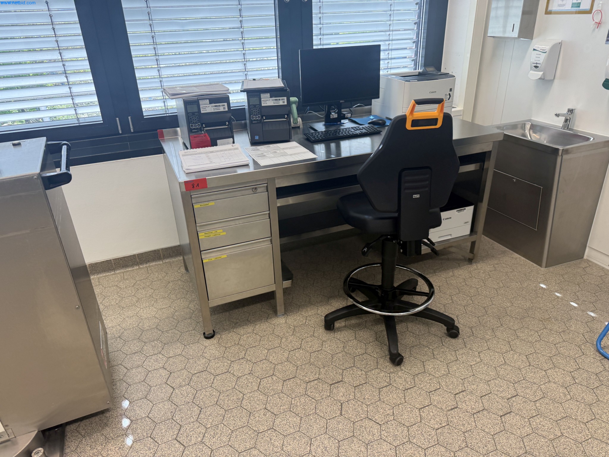 Instalações de produção e embalagem farmacêuticas / Equipamentos de laboratório e operacionais-2