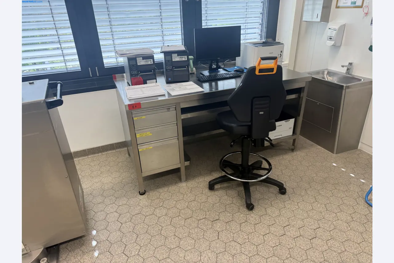 Instalações de produção e embalagem farmacêuticas / Equipamentos de laboratório e operacionais-2