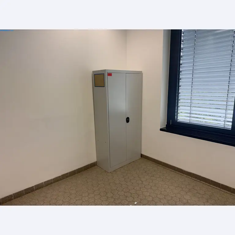 Instalações de produção e embalagem farmacêuticas / Equipamentos de laboratório e operacionais-3