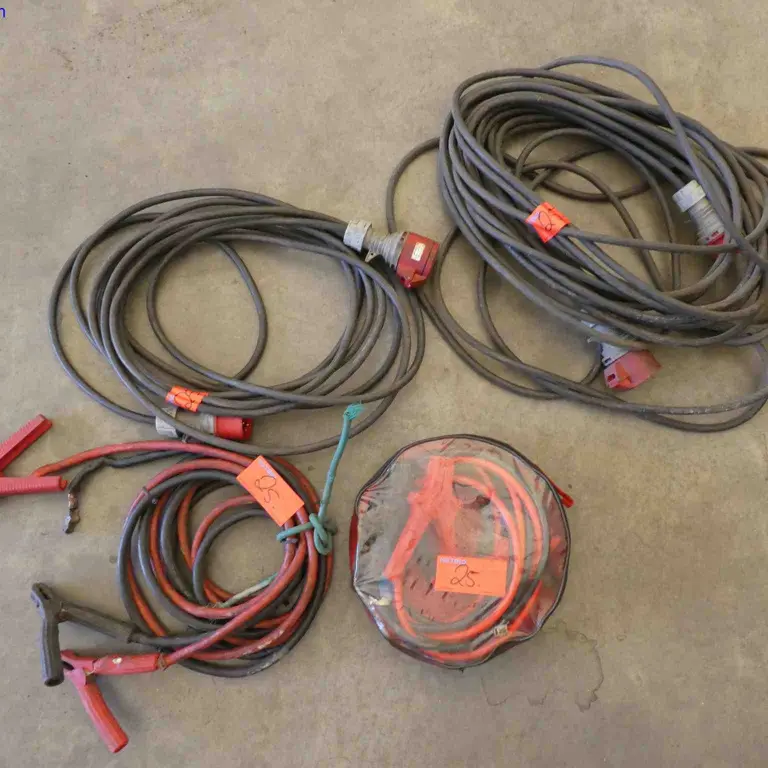 2 Truck Jump Start Cables