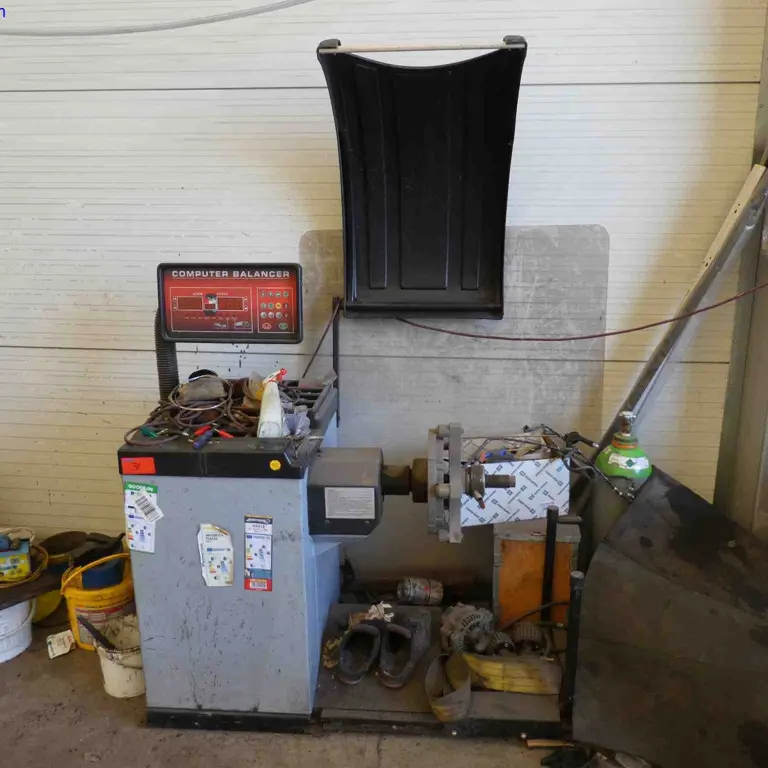 Truck Tire Balancing Machine ATH-Heinl ATH 1200