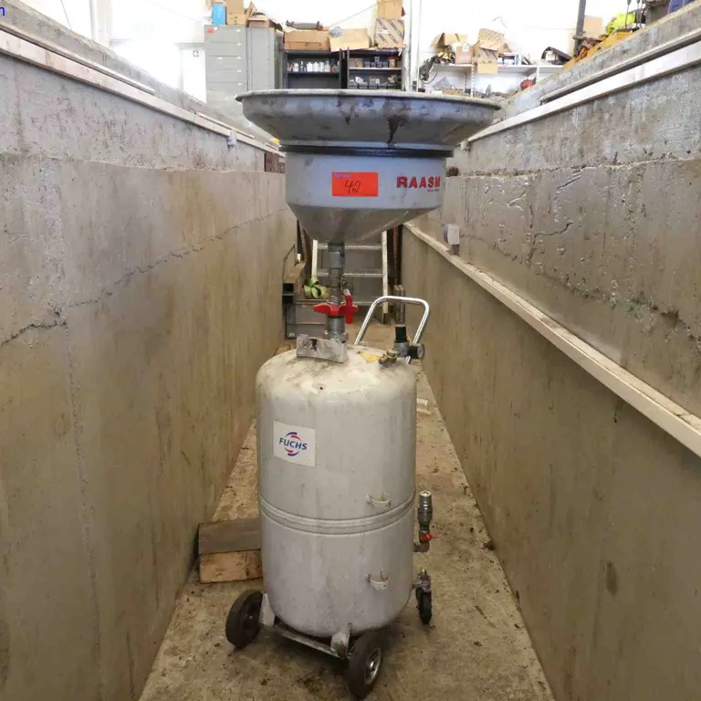 Oil spill containment cart Raasm