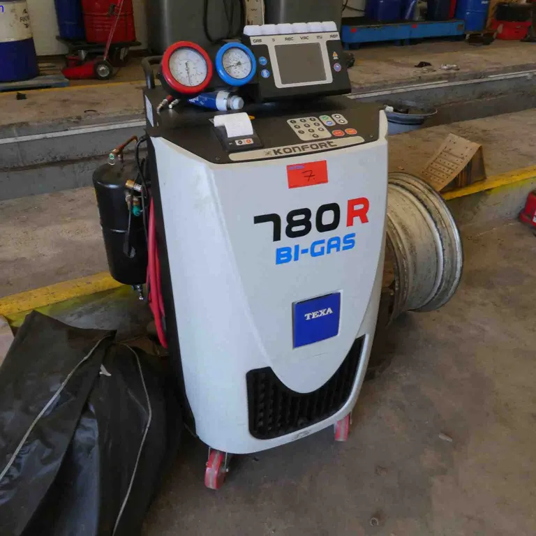 Air Conditioning Service Unit Texa 780R BI-GAS KONFORT