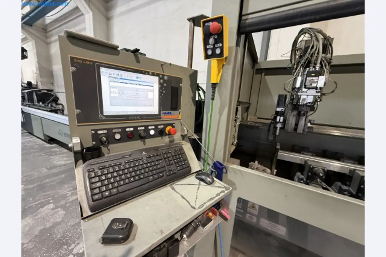 Emmegi Phantomatic T4 A machining center and ELMAG UFM 125 universal milling machine-2